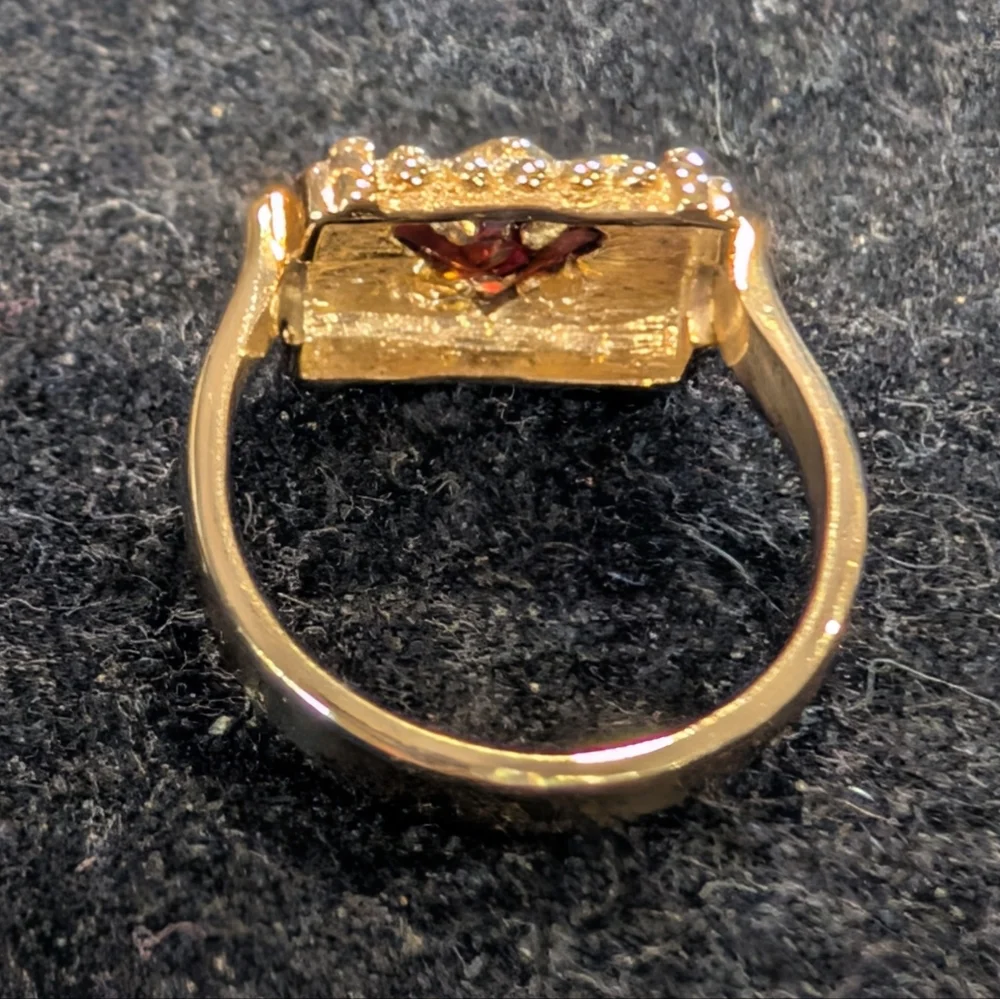 14k Gold Garnet Etruscan Style Ring - sz. 3.5 - Picture 4 of 12